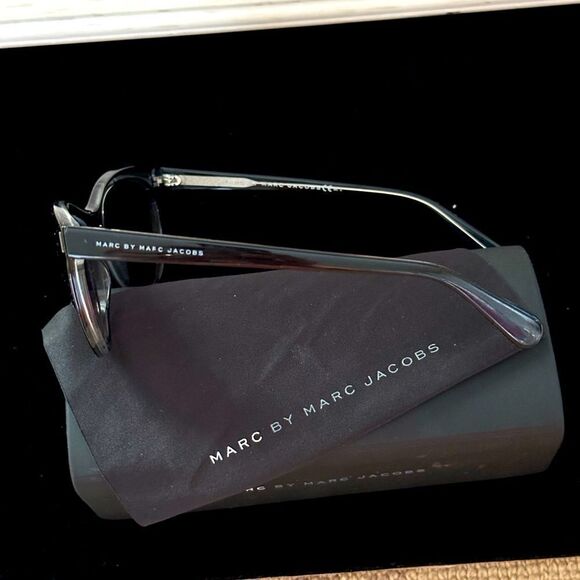 Marc by Marc Jacobs Black with gray lenses NWOT - Picture 4 of 9